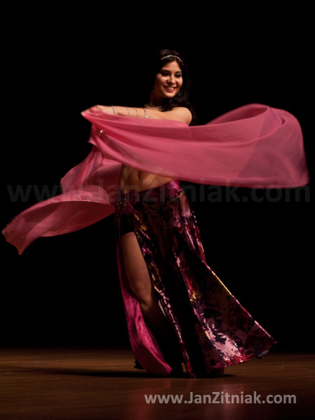 Oriental Dance Ranya - winning photography in LetsDance Prague Festival